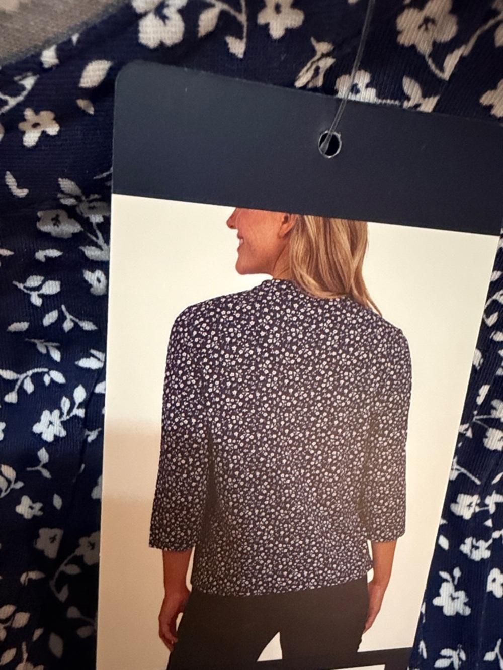 Lands’ End Pintuck 3/4 Sleeve Top XL NWT - Picture 3 of 5